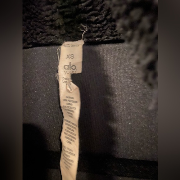 ALO Yoga Cozy Up Jacket - Black in XS - Picture 6 of 8